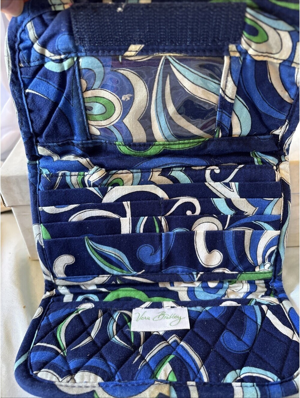VERA BRADLEY TRI FOLD FLORAL PATTERN RETIRED MODEL FLORAL BLUE QUILTED - Picture 2 of 3
